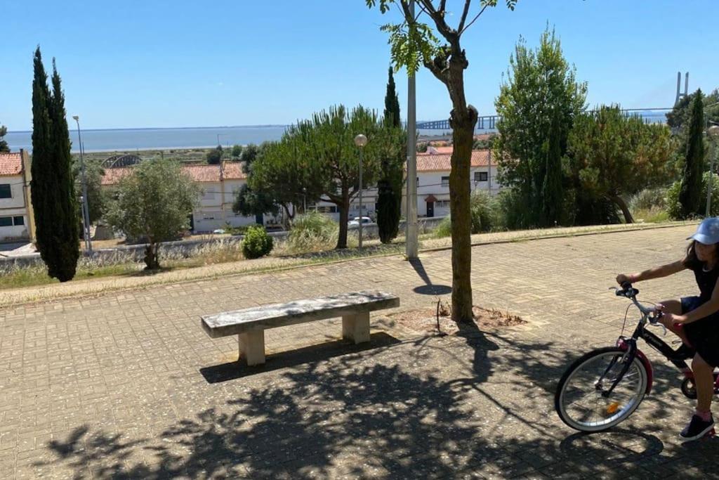 ホテル Quarto Duplo Parque Tejo, Com Wc Bobadela エクステリア 写真